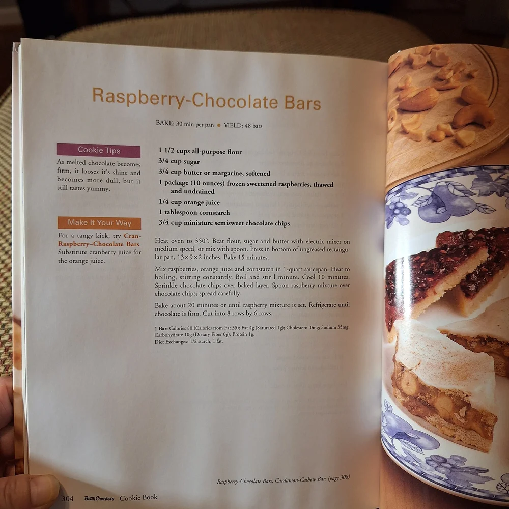 Betty Crocker's Cookie Book Copyright 1998 More Than 250 Recipes